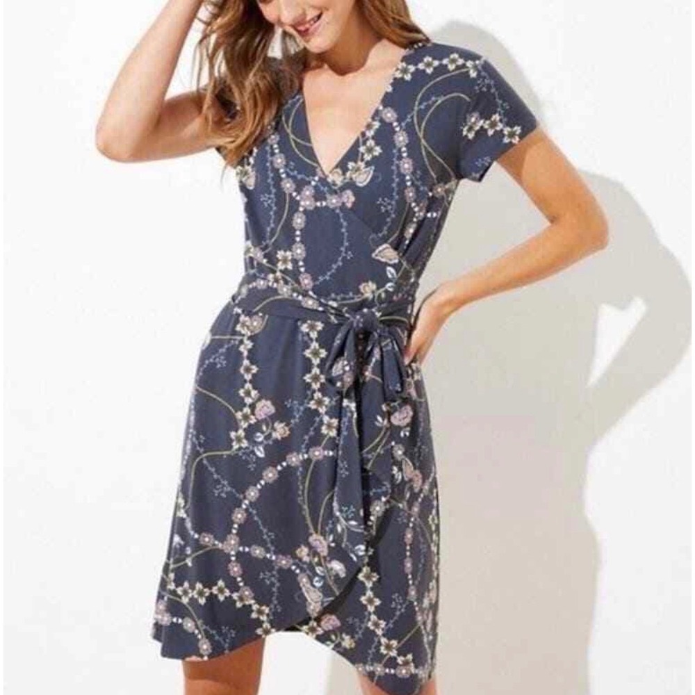 LOFT Flower Chain Wrap Dress Gray Floral Crossover V-neck‎ Size MD NWT